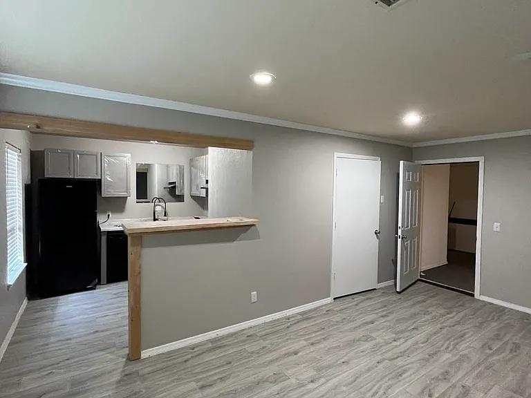 The Lodge Apartments — Photo 16