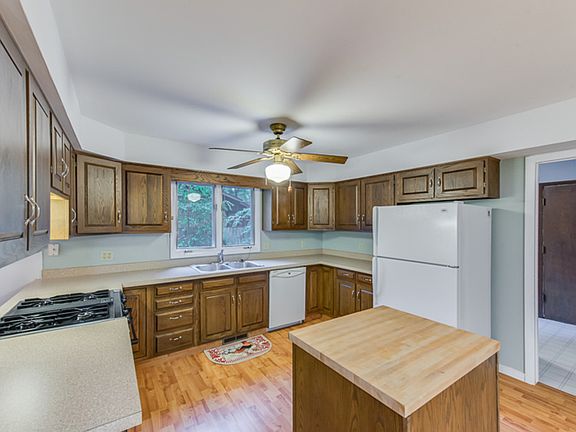 5th image of 4415 Bluebird Dr