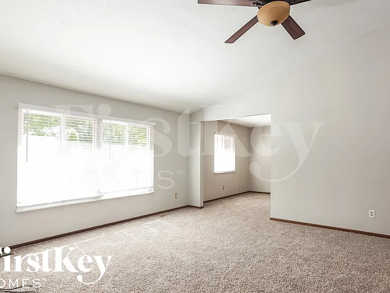6921 Mapleton Ct — Photo 3