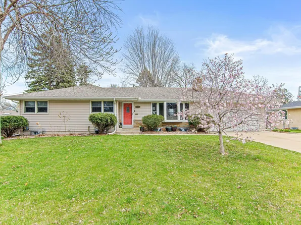 6005 Parnell Ave, Edina, MN 55424