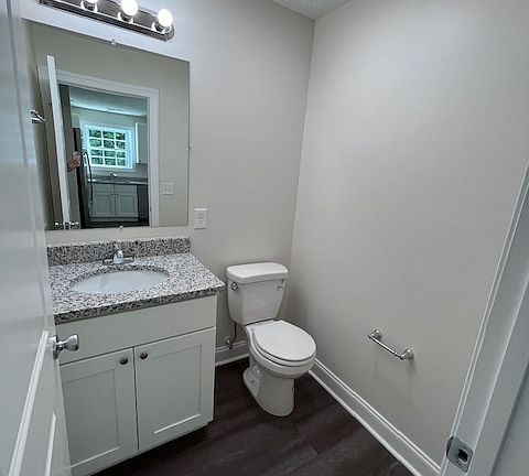 4th image of 340 Gatewood St