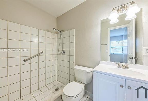 4th image of 10108 Windtree Ln S
