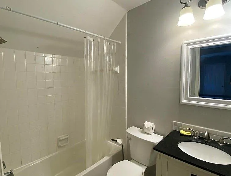 7 W Cottage Green St — Photo 19