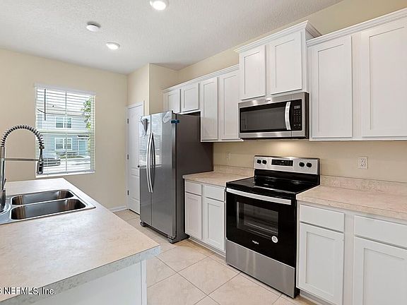 5th image of 580 Running Woods St