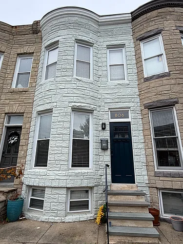 806 Wellington St Photo 1