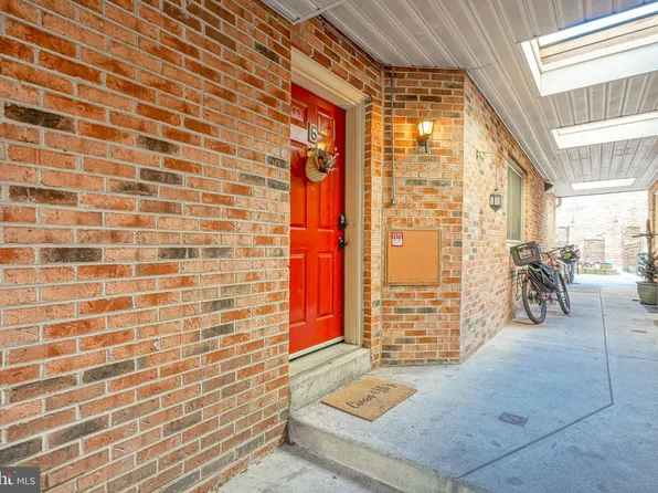 238 Queen St APT 6, Philadelphia, PA 19147