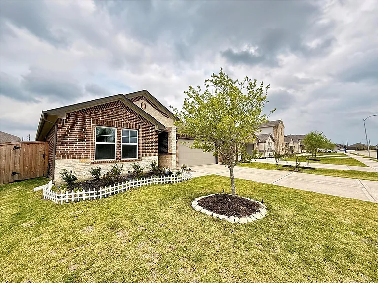 6415 Brazos Trail Dr — Photo 10