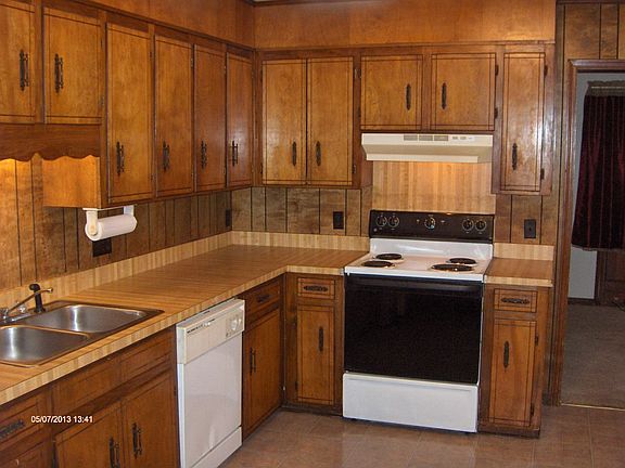 Kitchen in unit A