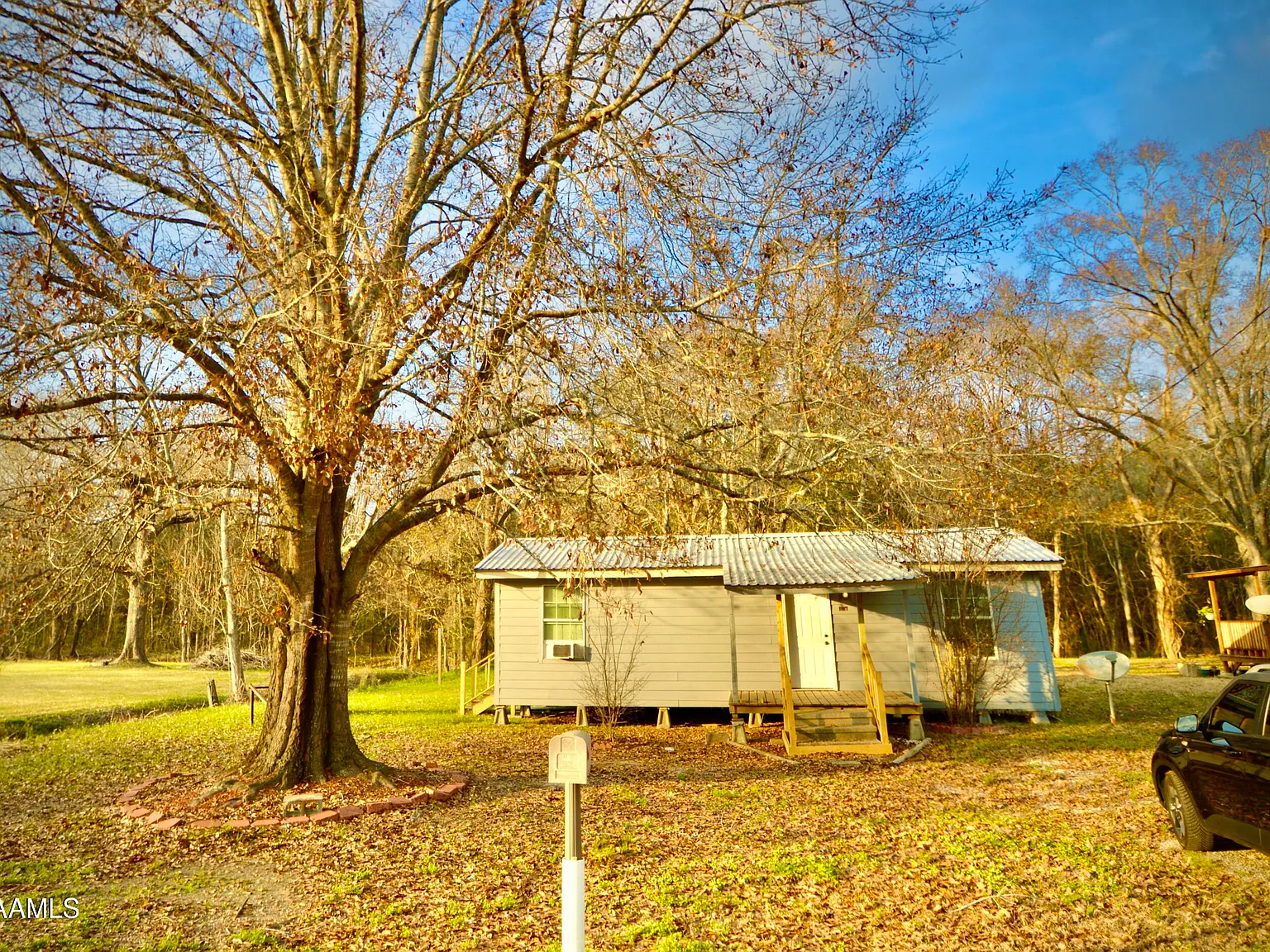 2 bed, 550 sqft, $900 — Photo 1