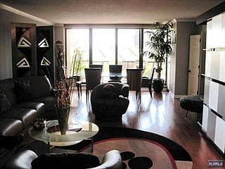 1st image of 900 Palisade Ave APT 3A