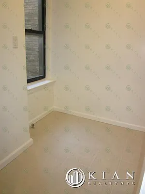 Rented by Kian Realty | media 18