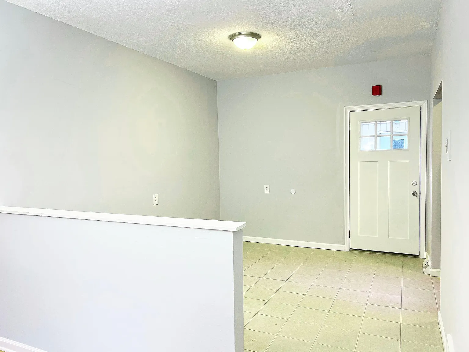 2 bed, 890 sqft, $1,550 — Photo 2