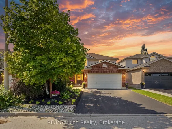 43 Moffatt Ln, Guelph, ON N1G 5E8