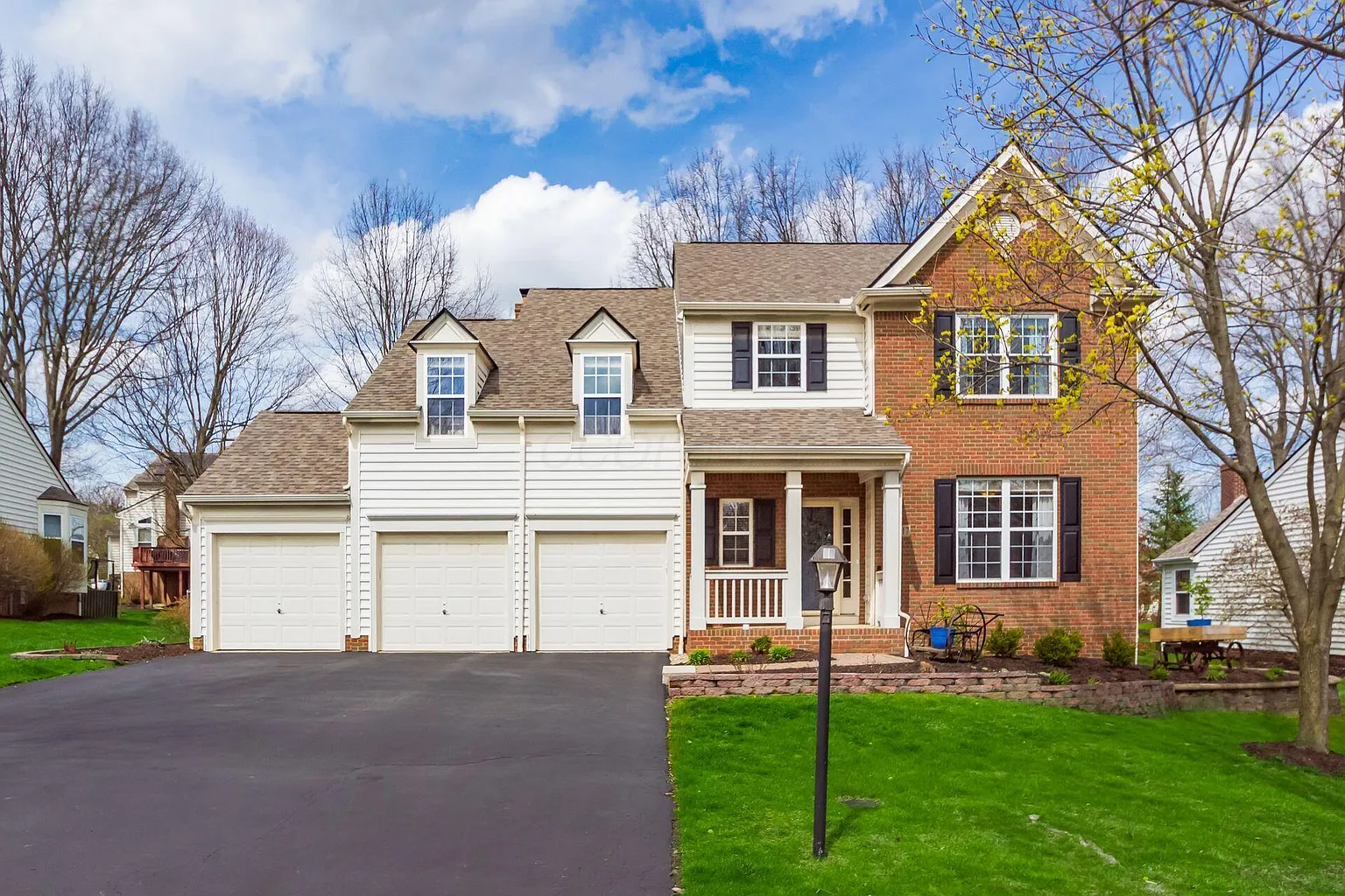 5117 Thornwood Dr photo 1