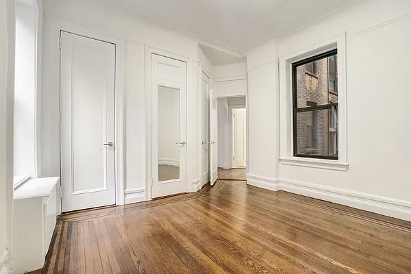 Rented by Bond New York | media 5