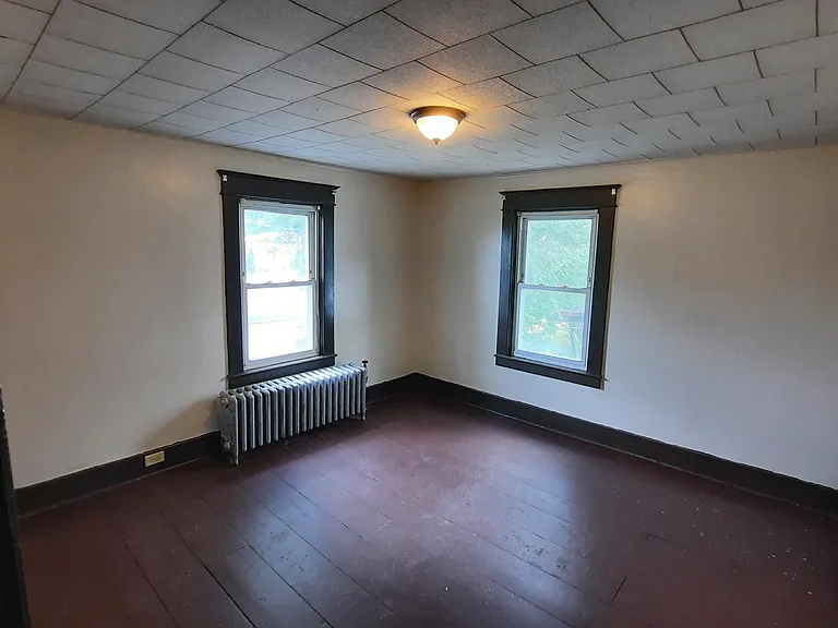 414 Lower Main St — Photo 11