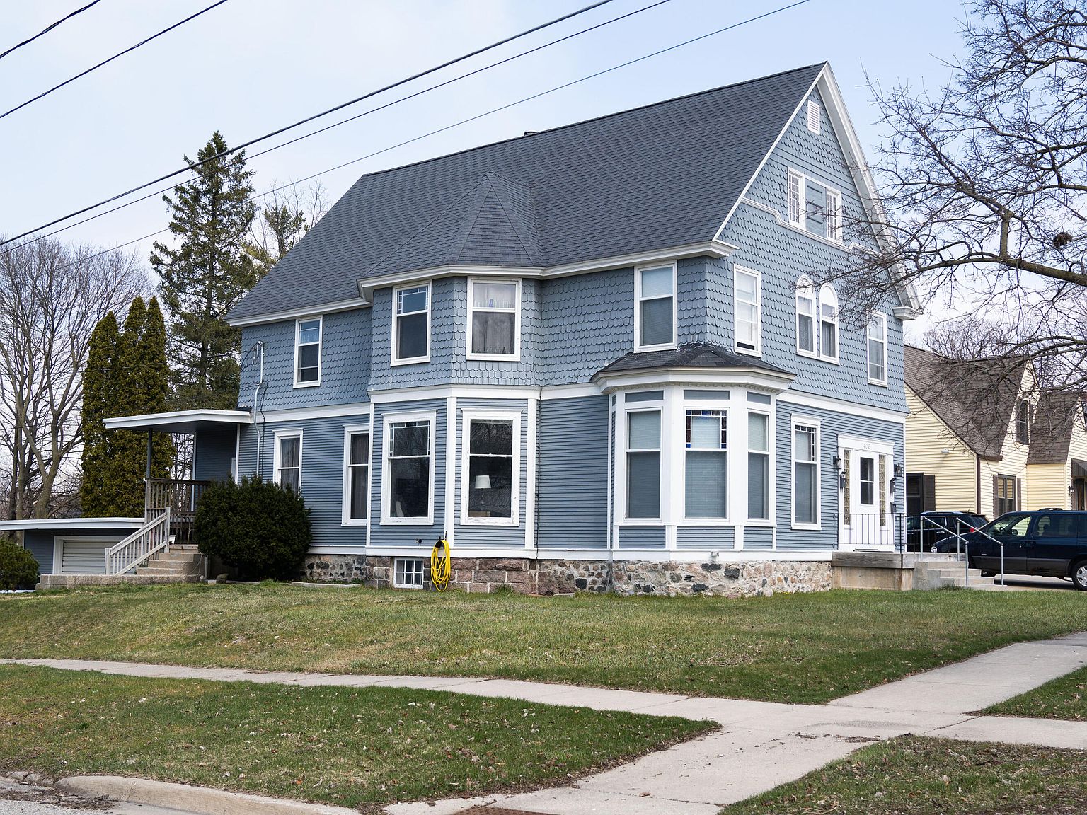 406 E Washington St, Belding, MI 48809 Zillow