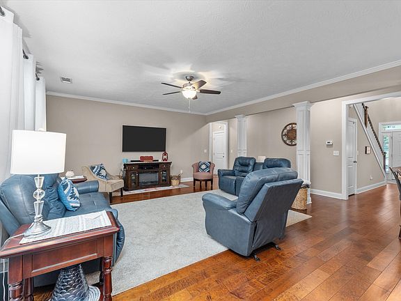 4th image of 4076 Ellington Drive