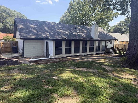 4th image of 3277 Court St