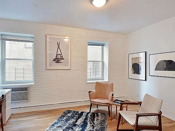 4th image of 11 Worth St APT 4