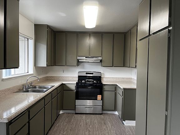 3rd image of 10612 Mills Ave #65a8aac0f