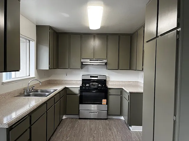 Mills Terrace — Photo 3