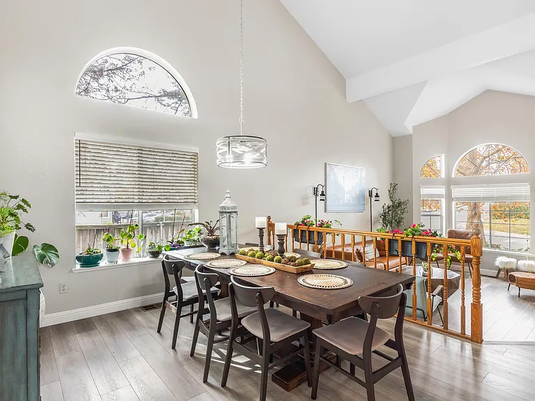 Bellsbrae Dr — Photo 15