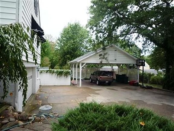 Drive & Carport