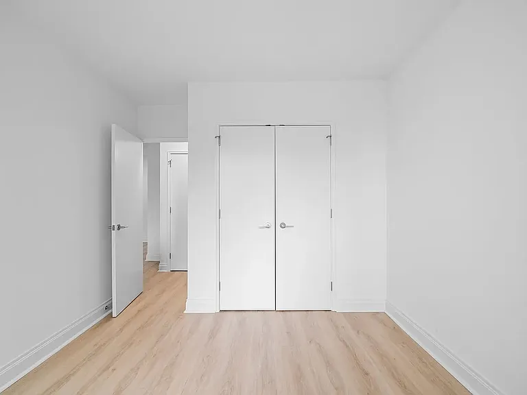 212 E 47th St #26J — Photo 5