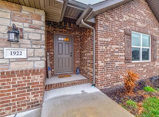 1922 S Shayla Ave, Springfield, MO 65802