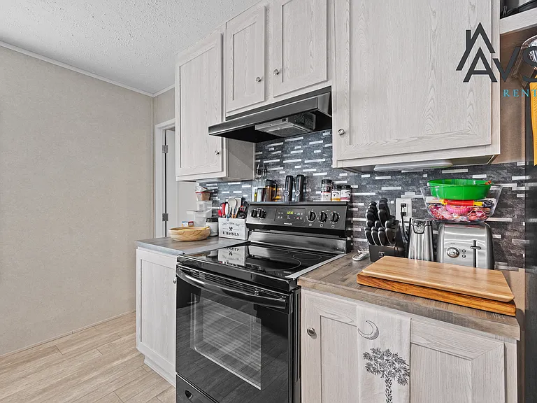 396 Volliedale Dr — Photo 7