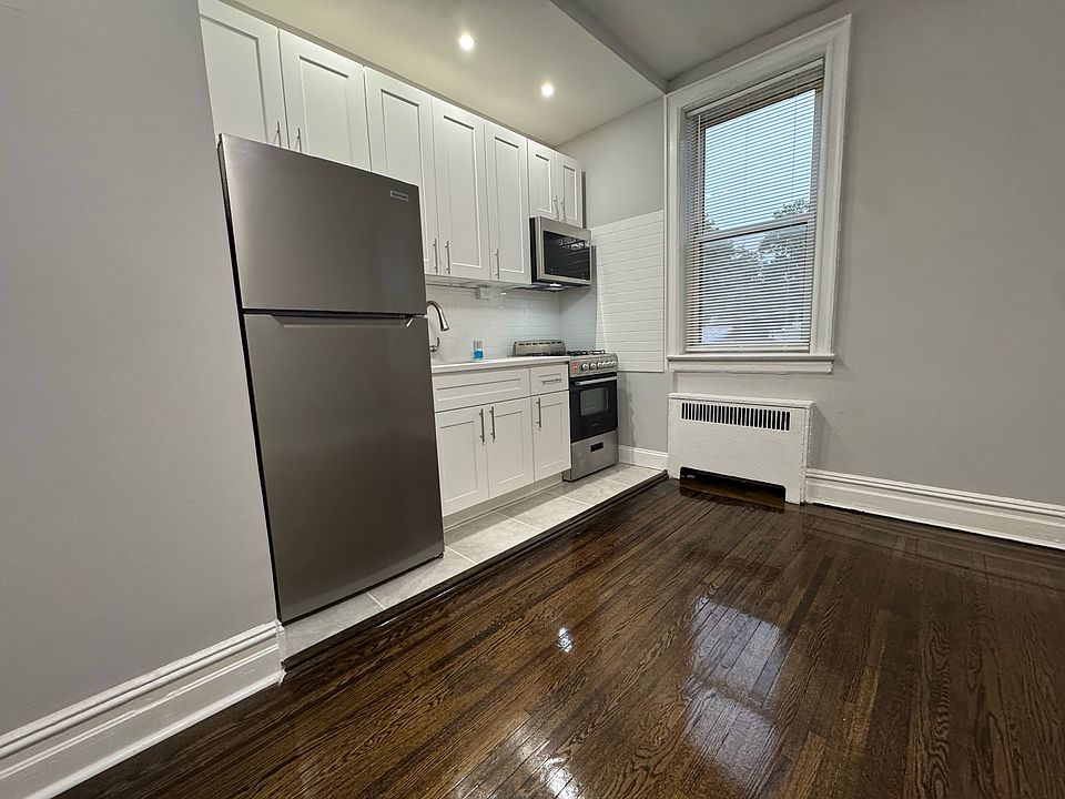 1st image of 225 Union St APT 4