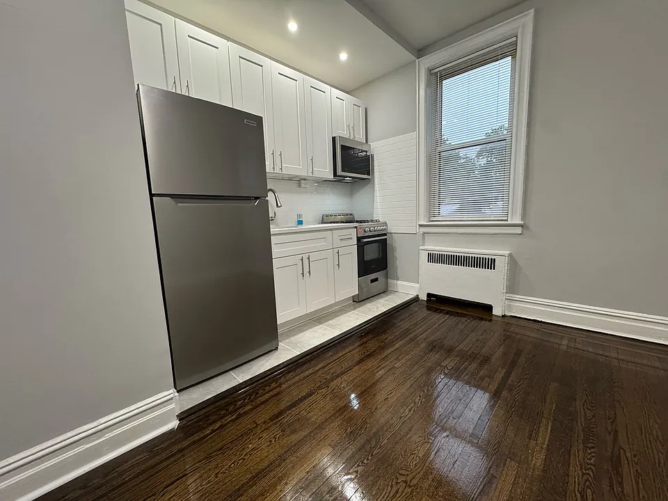 225 Union St #4