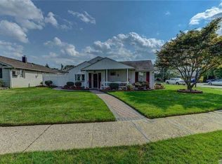 2472 Dogwood Ave, East Meadow, NY