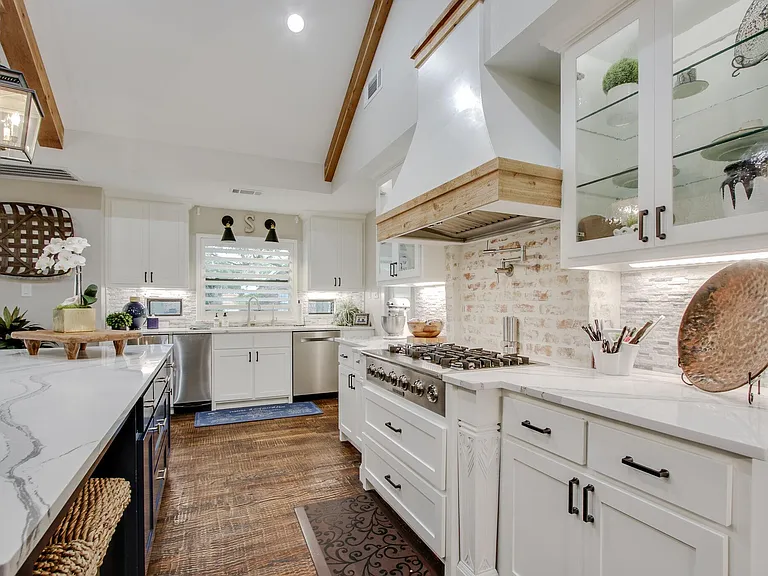 1325 Shamrock Ln — Photo 18