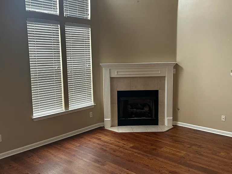 138 Harbor Creek Dr — Photo 3