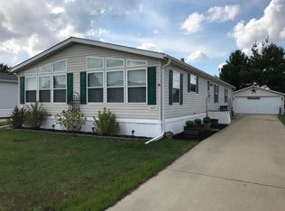 849 S 10th St, Dekalb, IL 60115