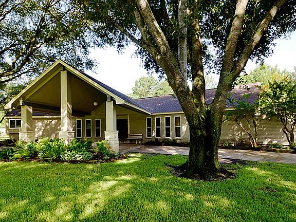 3rd image of 3102 Saddlebrook Ct