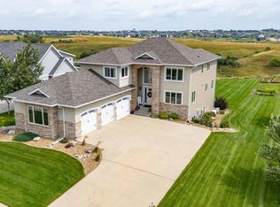 3707 Del Rio Dr, Bismarck, ND 58503