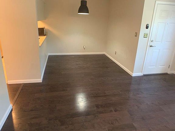 2nd image of 3109 W Horatio St #A23