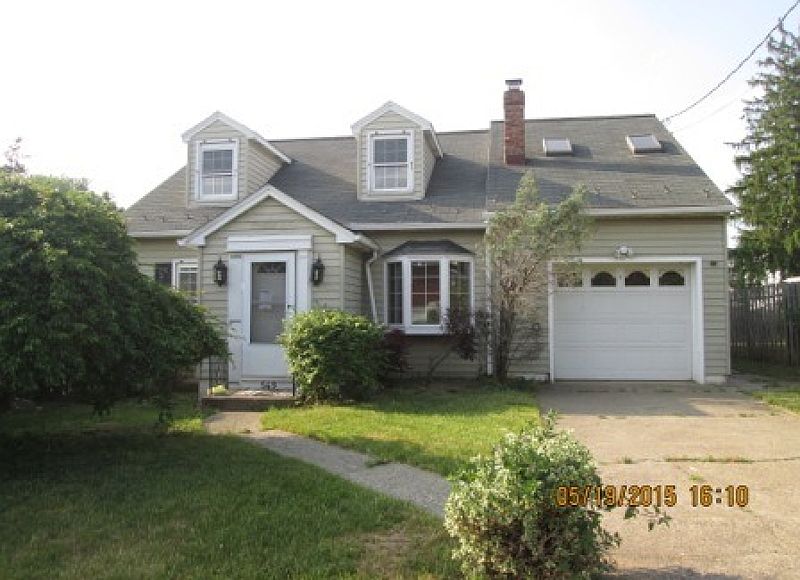 2nd image of 549 Elder Ave