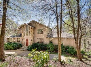 1400 Indian Trl NW, Sandy Springs, GA