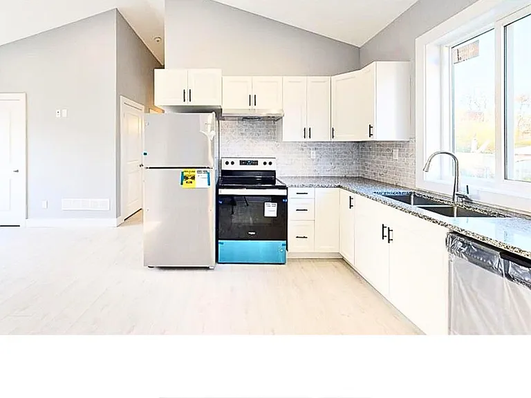 77 Godfrey Dr — Photo 6