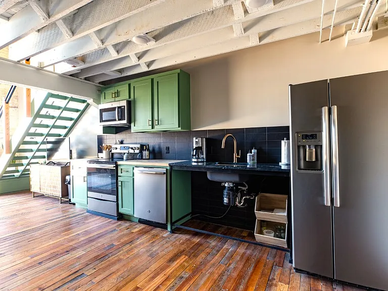 101 E Walnut St #213 — Photo 5