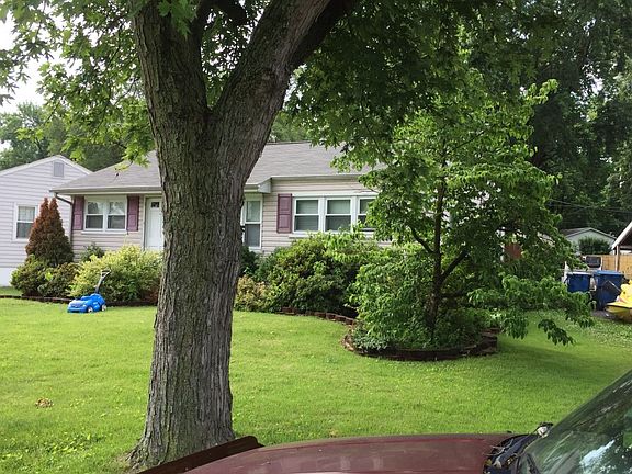 3rd image of 9272 Leith Ave