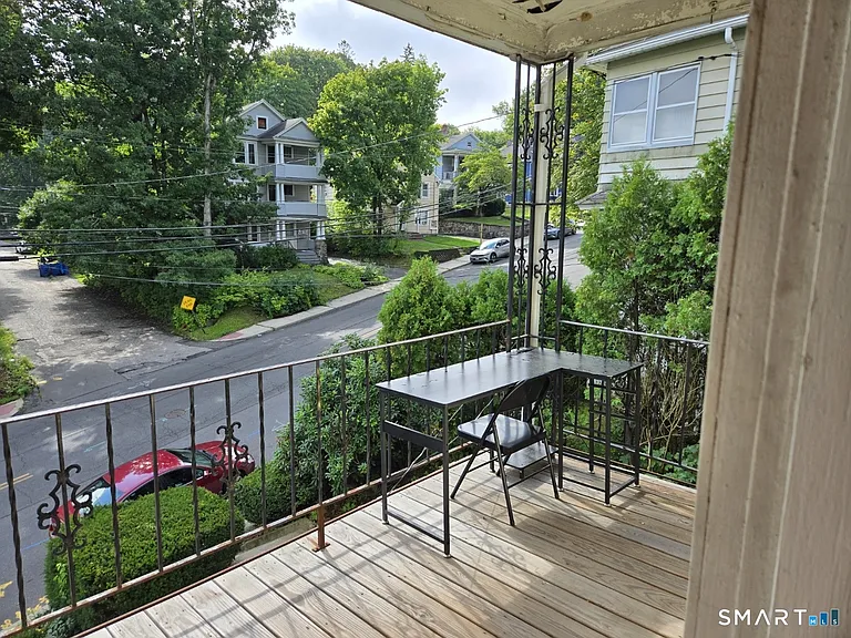 921 Cooke St — Photo 2