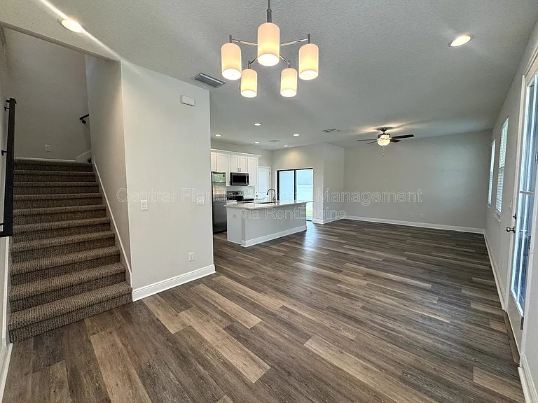 2861 Mayer St — Photo 4