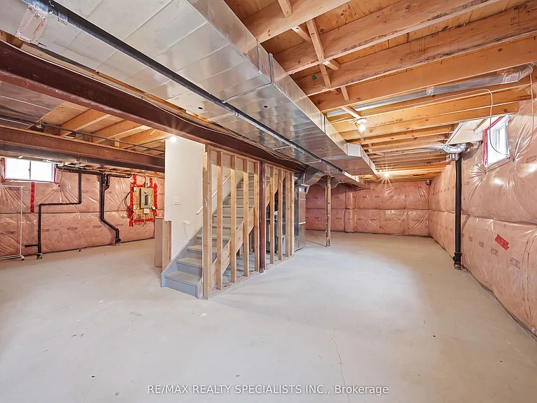 120 Milby Cres — Photo 35
