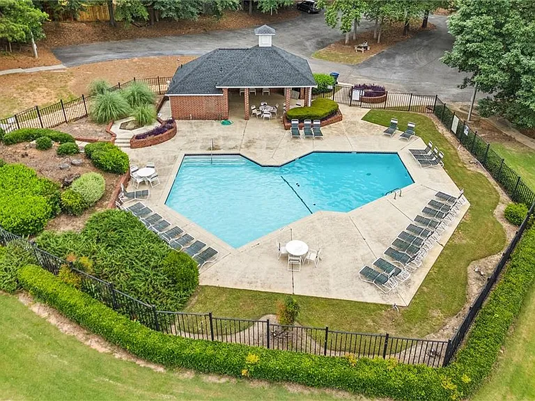2266 Oak Glenn Cir — Photo 40