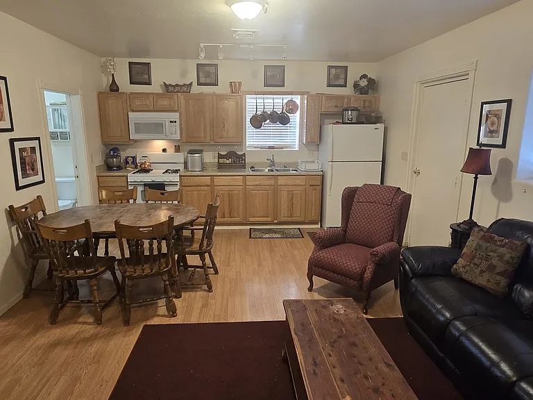 5406 Willow Ave — Photo 1